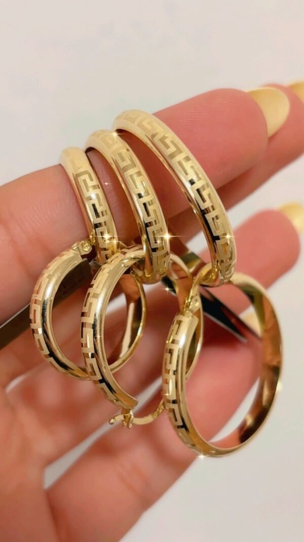 Argollas estilo versa 10 kilates