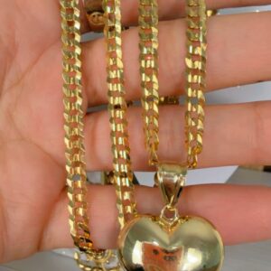 2026/08/1000060392.jpg Cadena con dije de corazón