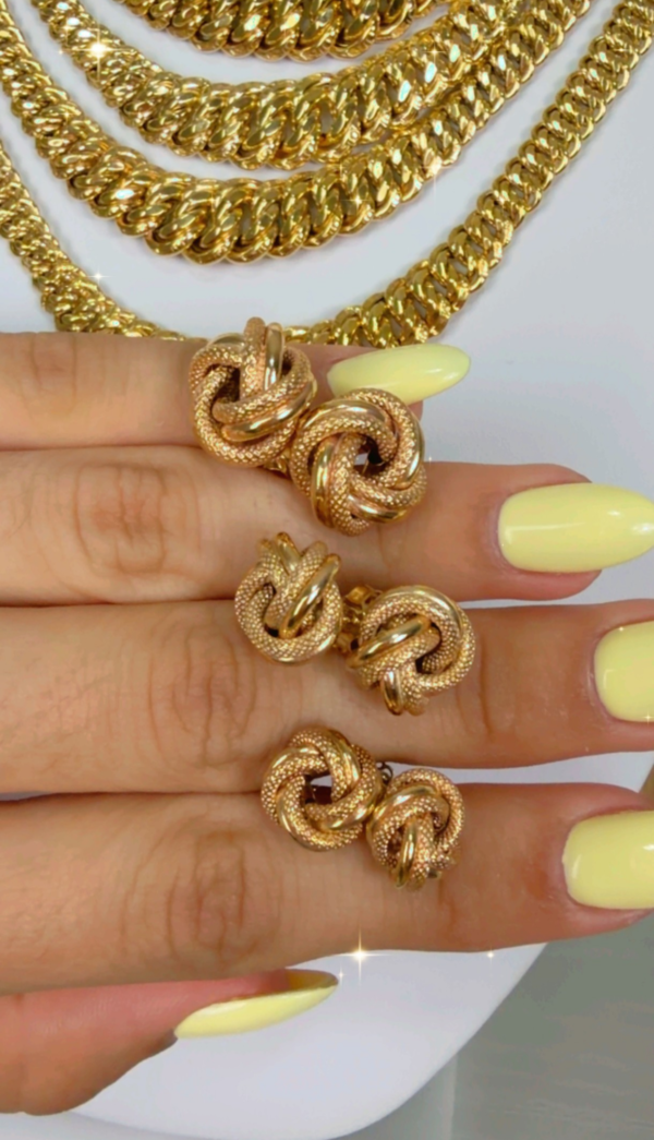 Aretes de nudo